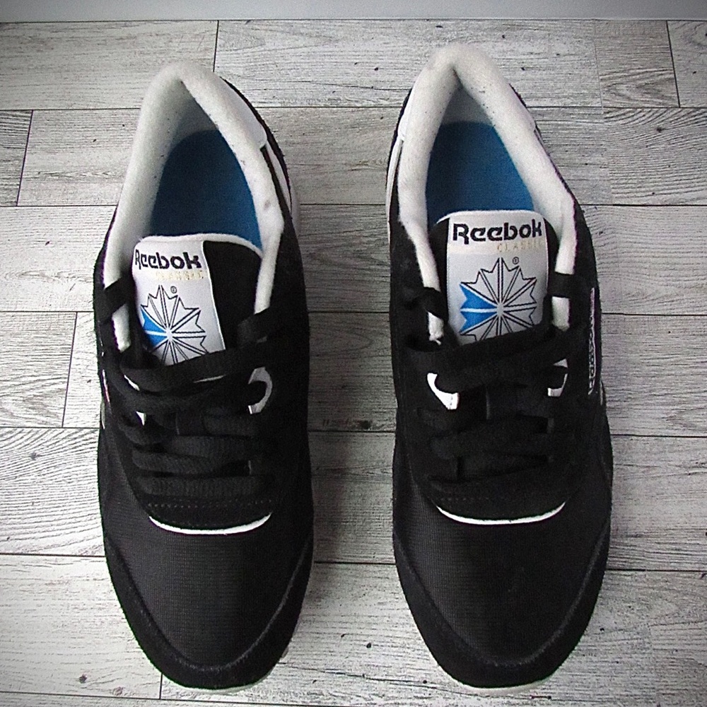 Reebok Women’s Classic Nylon Sneaker size US 5.5